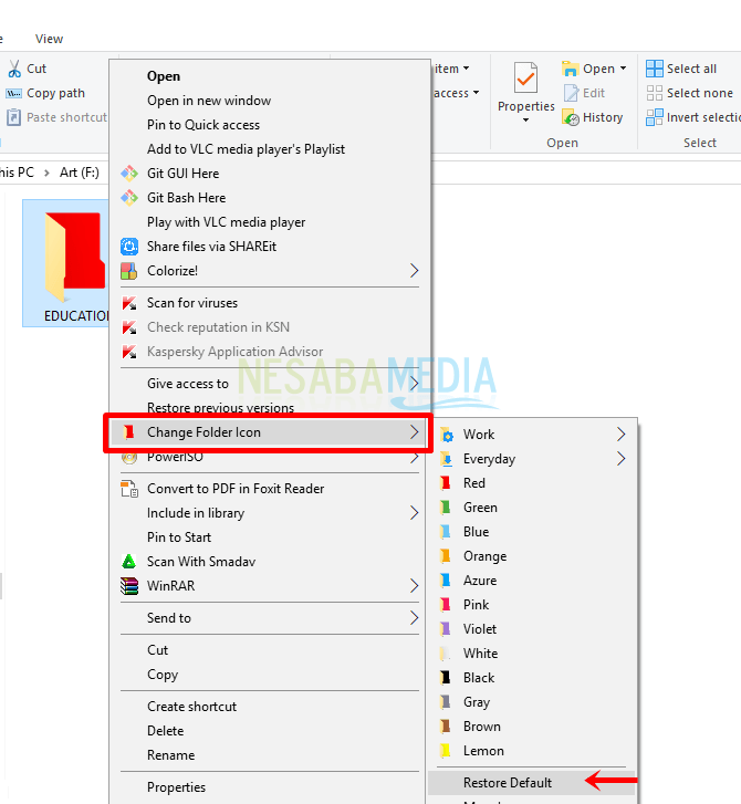 Paso 3: haga clic derecho en la carpeta, luego seleccione Cambiar icono de carpeta y luego seleccione Restaurar predeterminado